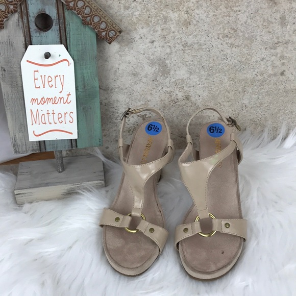 AEROSOLES Shoes - 🌸SALE🌸Aerosoles Plushful Nude Wedges